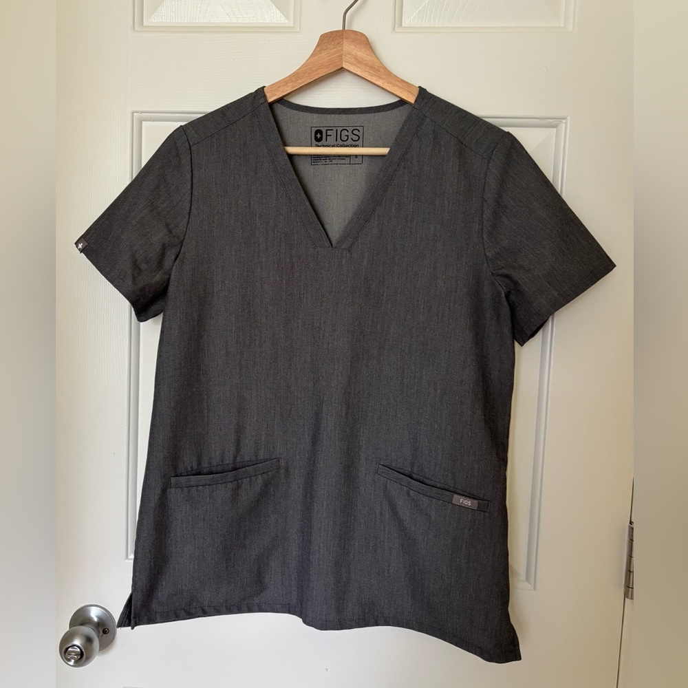 FIGS CASMA SCRUB TOP